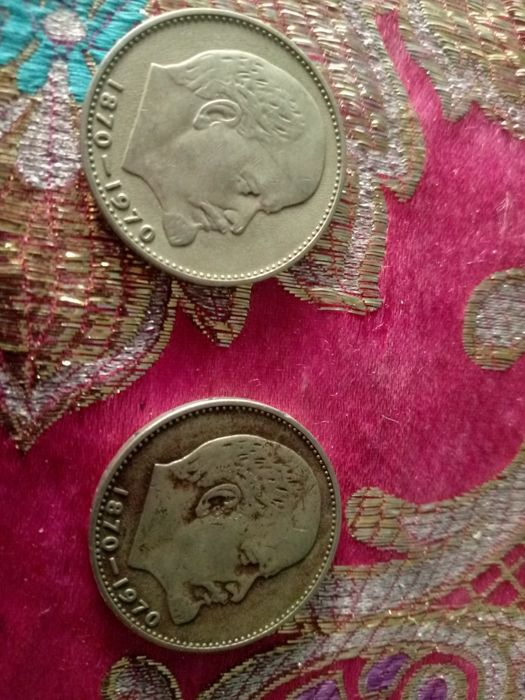 Монета 50 центов канадские