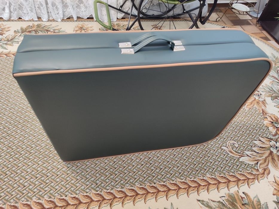 Продам массажный стол кушетка