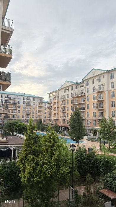 2 camere,bucătărie separată, vedere la piscină, parcare, în Cosmopolis