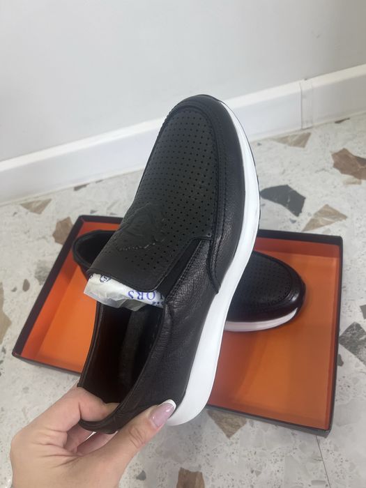 Срочно продается мужская обувь