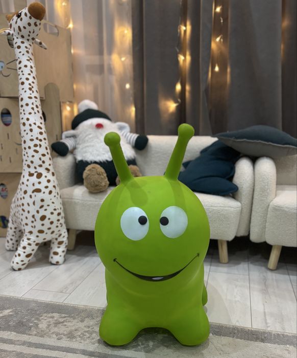 Надувной прыгун