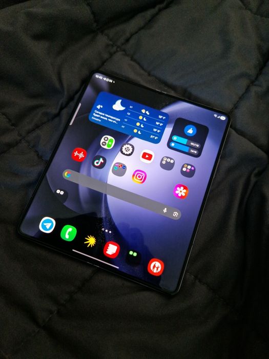 Продам Samsung Galaxy Z Fold 5 на 256 ГБ в цвете Icy Blue