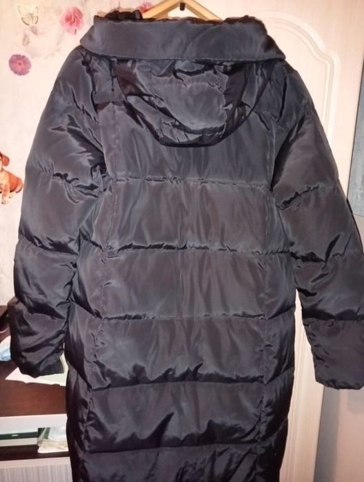 Продаётся зимняя куртка-плащ.