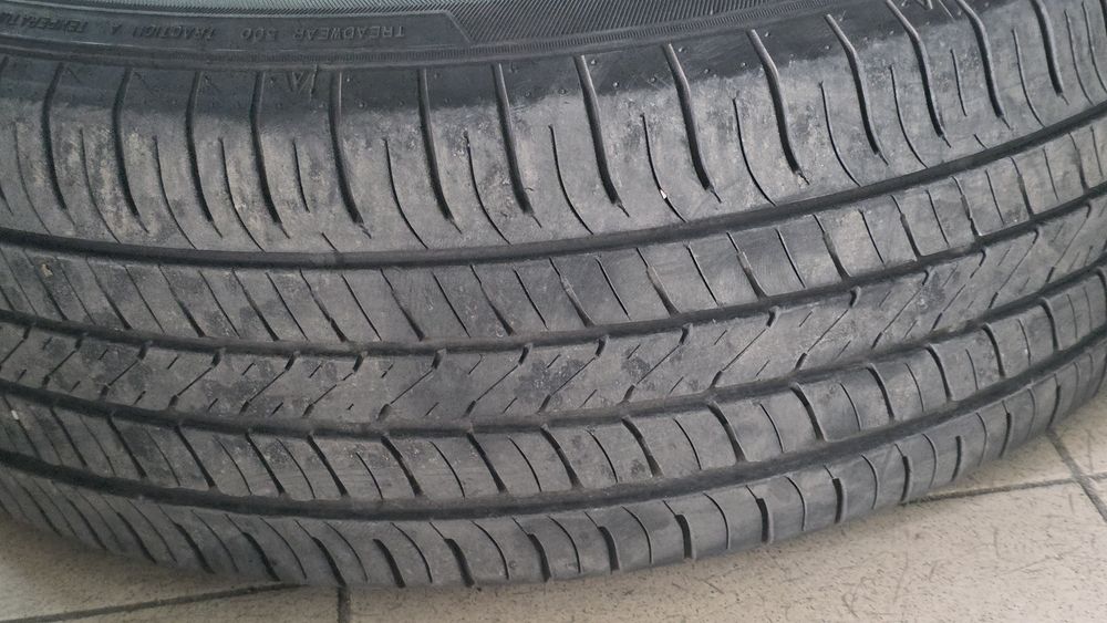 Продам летние шины Dunlop 225/60/18
