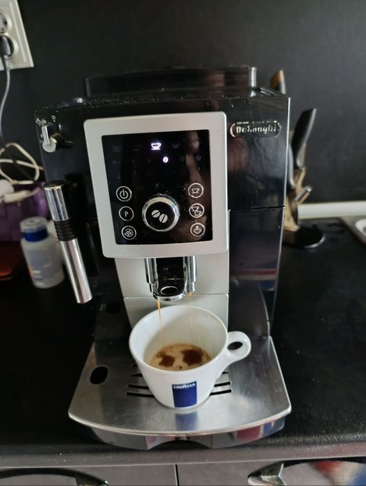 Кафе машина Робот Delonghi