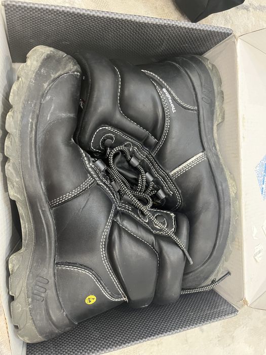 Спец ботинка и комбизон зимний