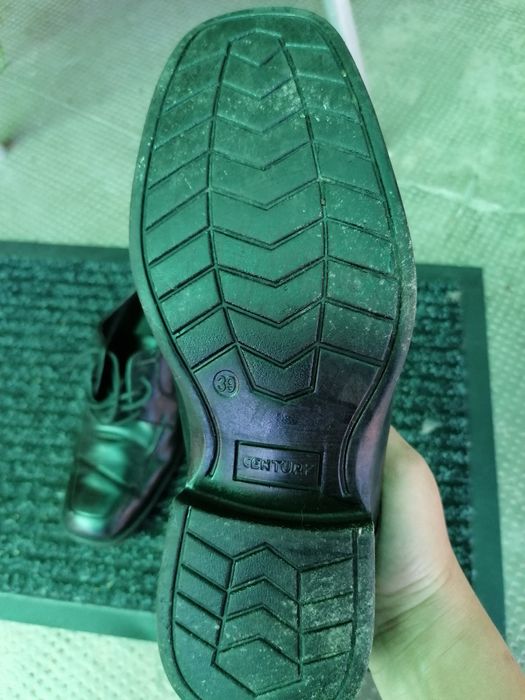 Vând Pantofi nr 39