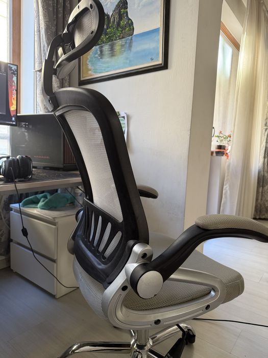 Ергономичен офис стол