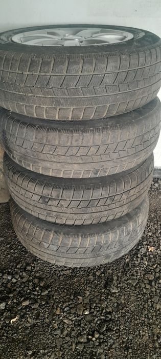 Продам четыре диска с резиной р13 всесезонка.
