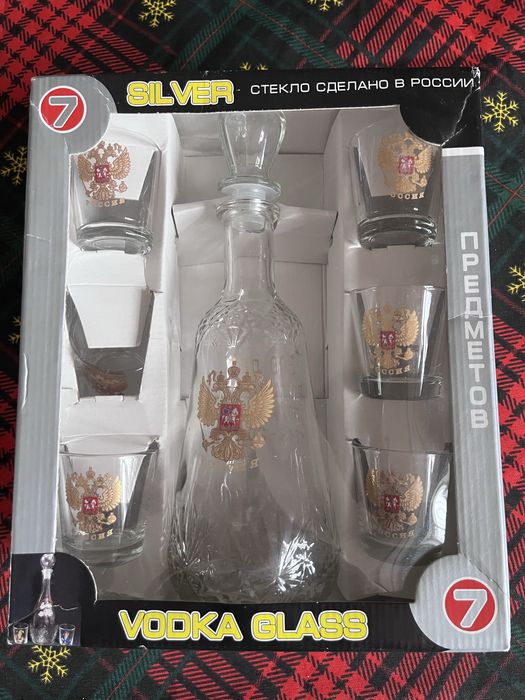 Графин с набором стопок