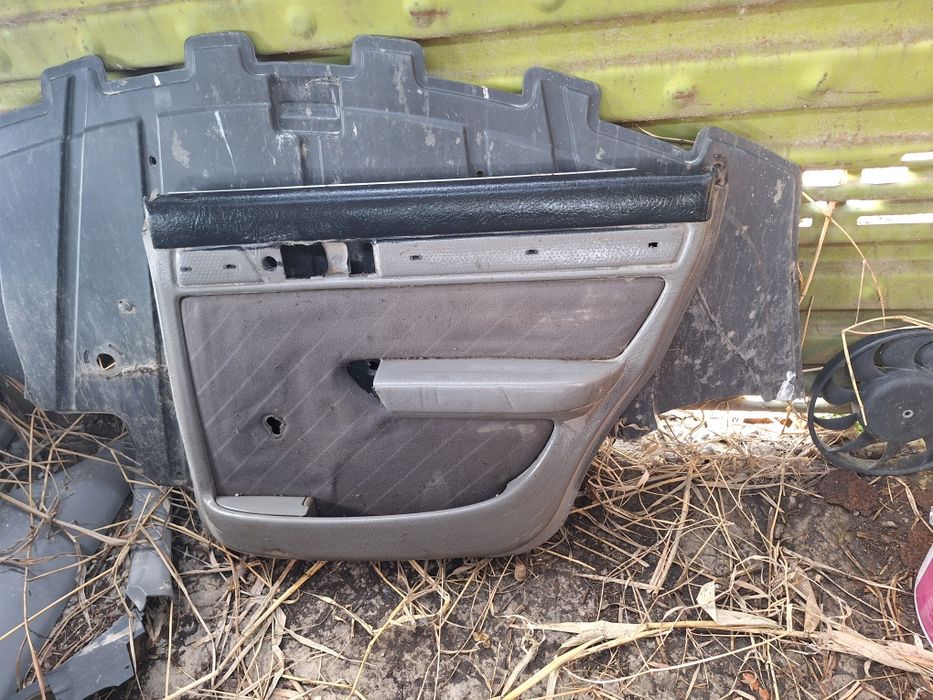 Продам обшивки ауди с4