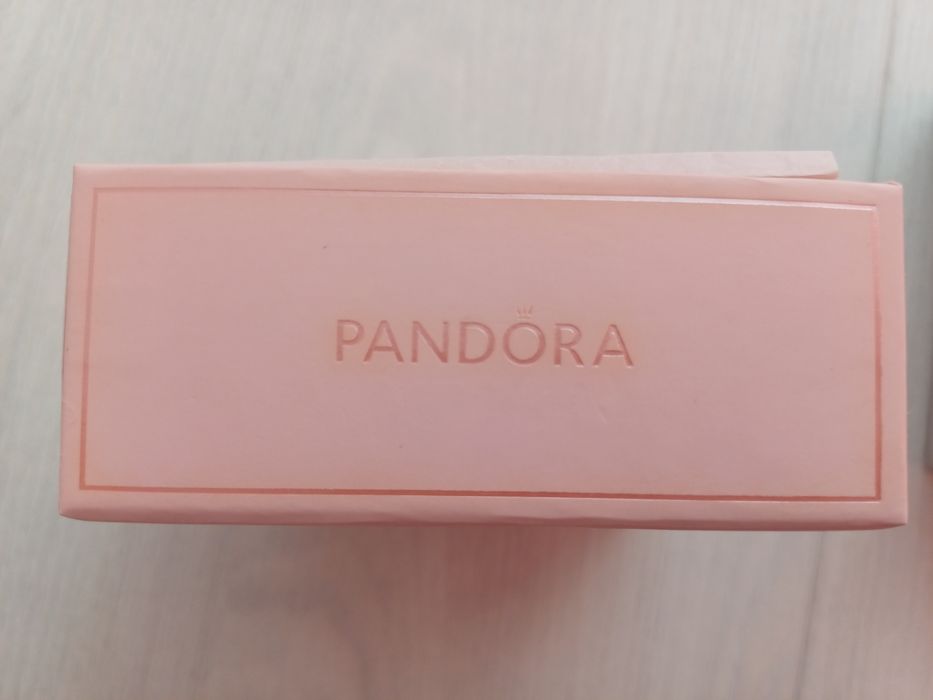 Золотой браслет (пандора)