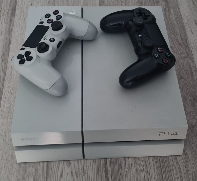 PS4 SLIM cu 9 jocuri
