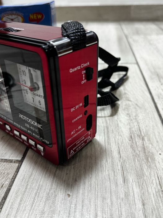 Radio FM cu ceas/ Sd/ Stick/ acumulator