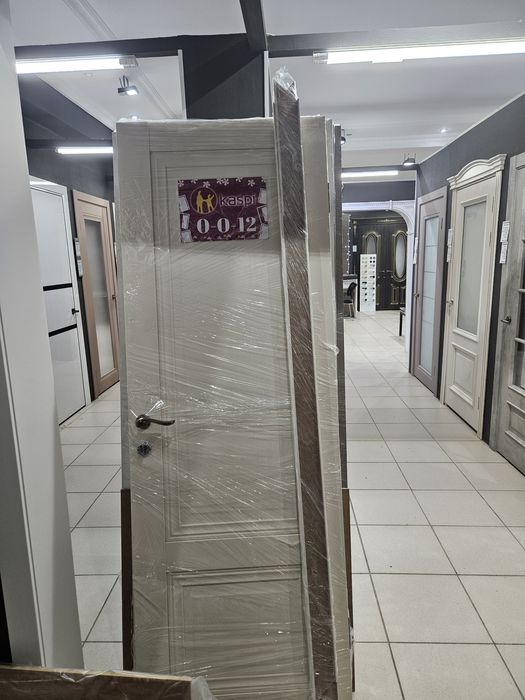 Межкомнатные двери с витрины,