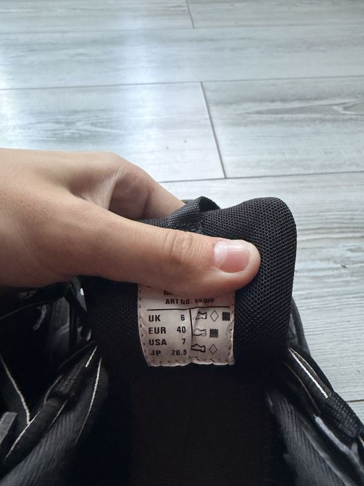 Balenciaga track led