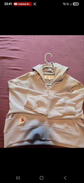 Vând hanorac Zara original, culoare lila/gri foarte deschis.