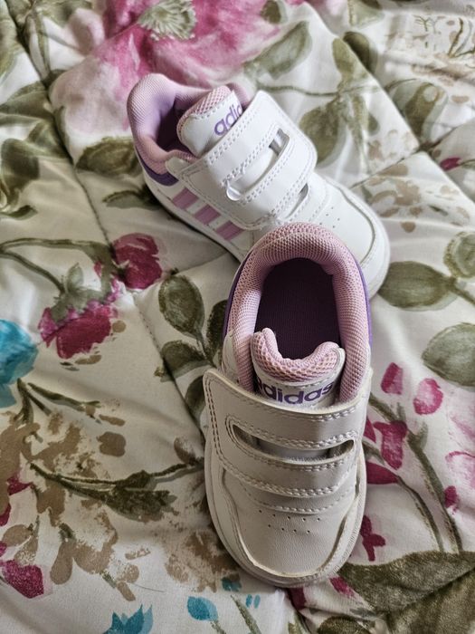 Обувки за момиче 22н.Mayoral,Adidas, Puma,Benetton