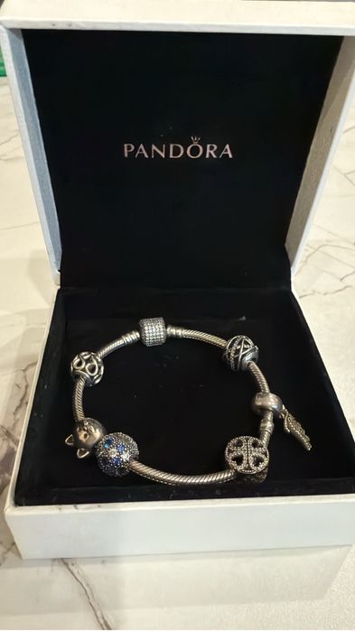 Продам Браслет pandora с шармами оригинал !