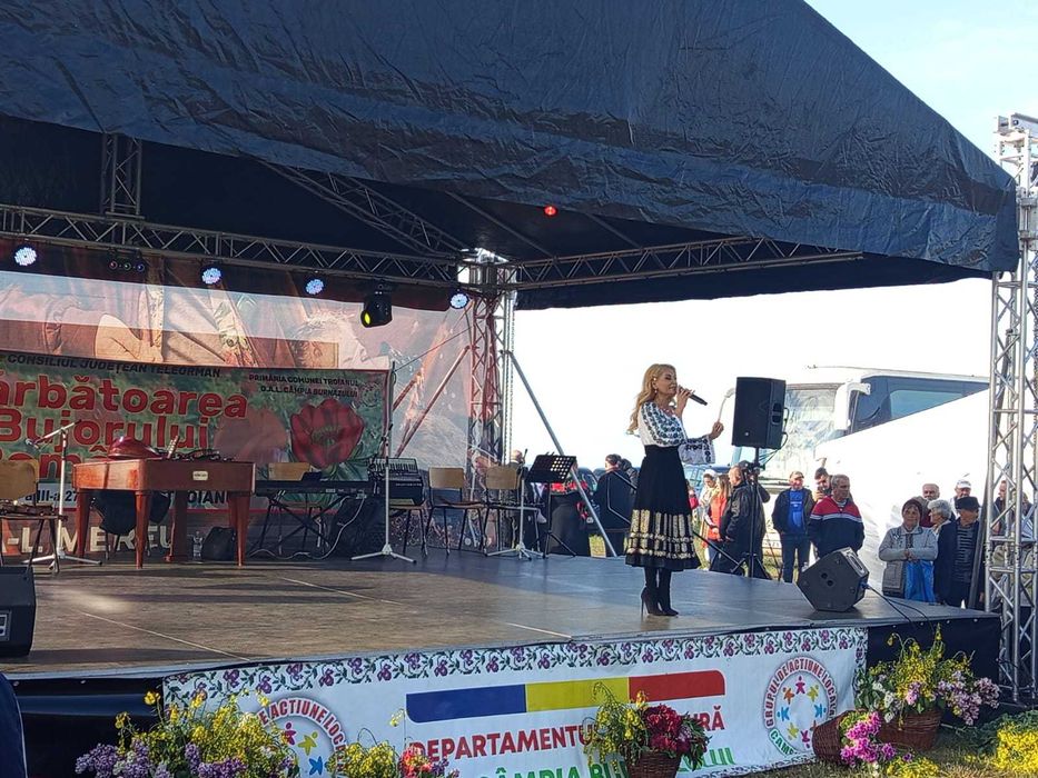 Scena.sonorizare si lumini pentru evenimente