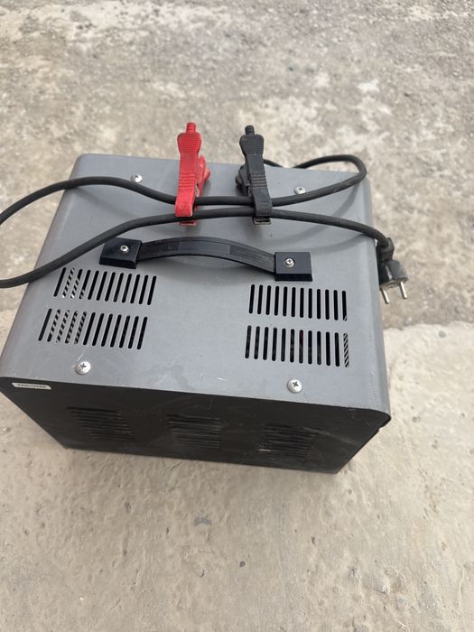 Продается зарядное устроиство для аккумулятора