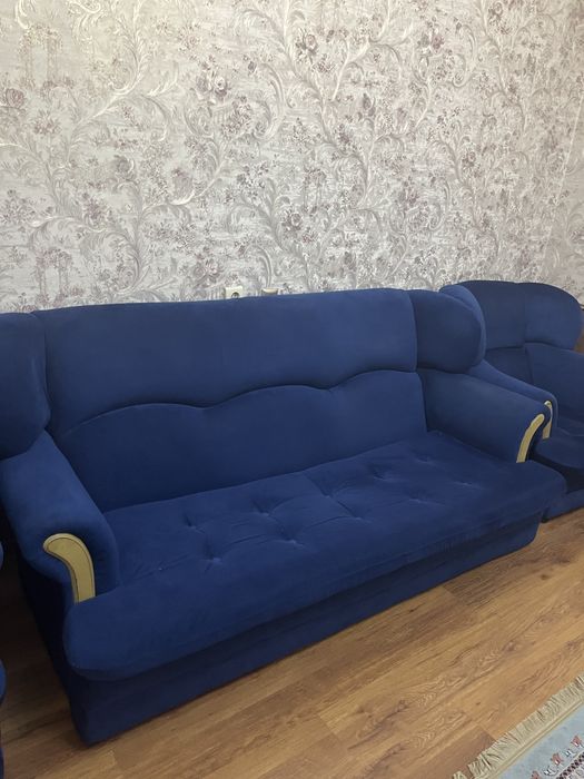 Диван раскалдной с креслами