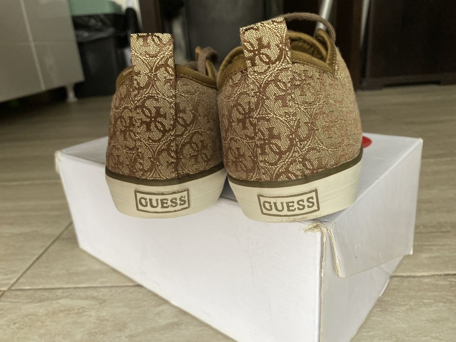 Tenesi GUESS, panza, marimea 41