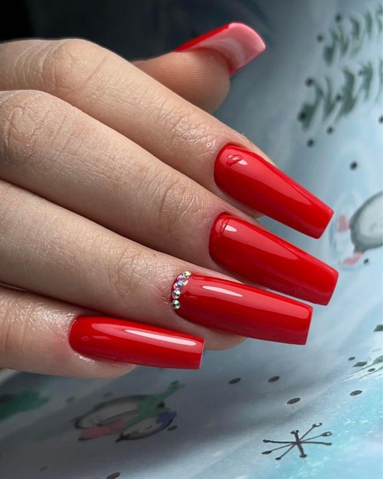 Servicii manichiura-pedichiura