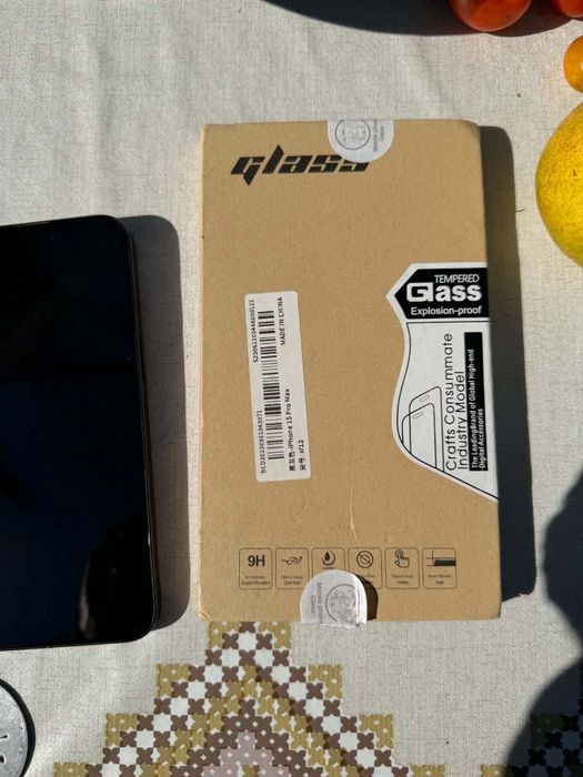 iPhone 15 Pro Max (256GB) + 2 folii privacy