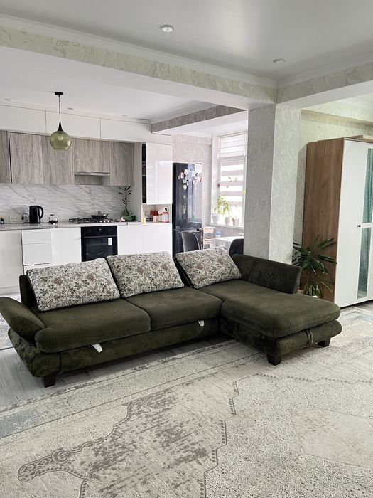 Продается диван в отличном состояний