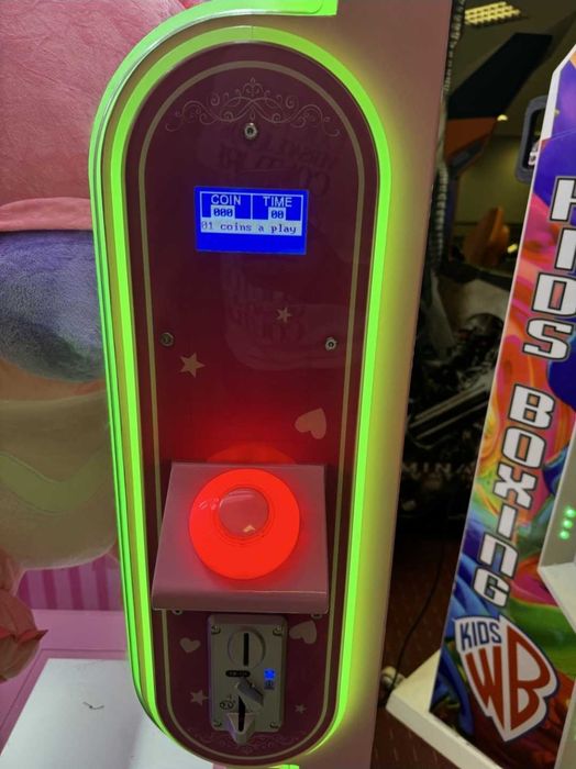 Vand jocuri distractive.Arcade ,Crane Machine.