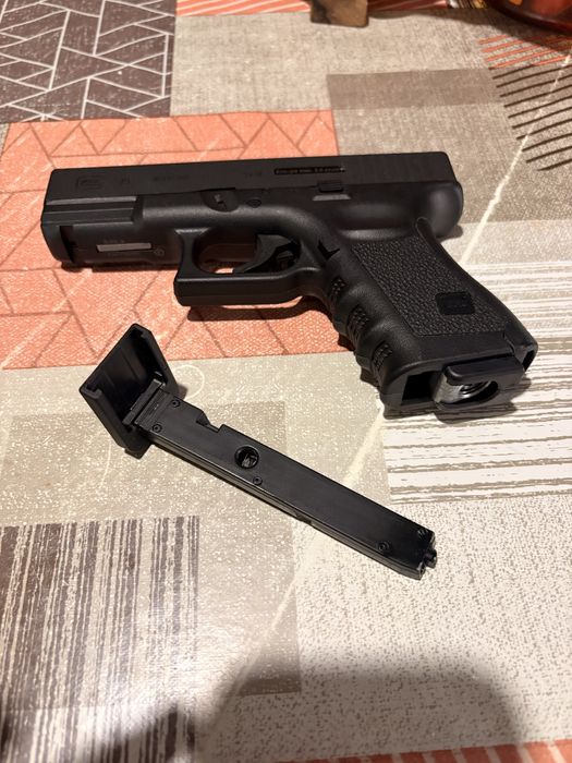 AIRSOFT glock 19