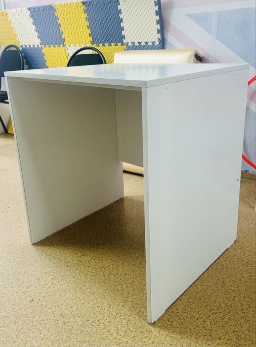 Продаю парты в хорошем состояний.