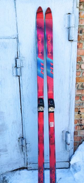 Продам горные лыжи