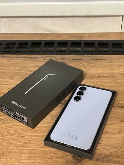 Телефон Samsung s25fe