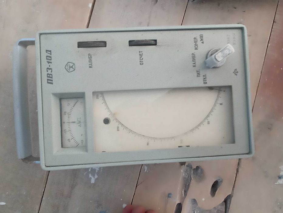 Izolyatsiya qarshiligini o‘lchash asbobi ПЗ-10Д (megommmetr)