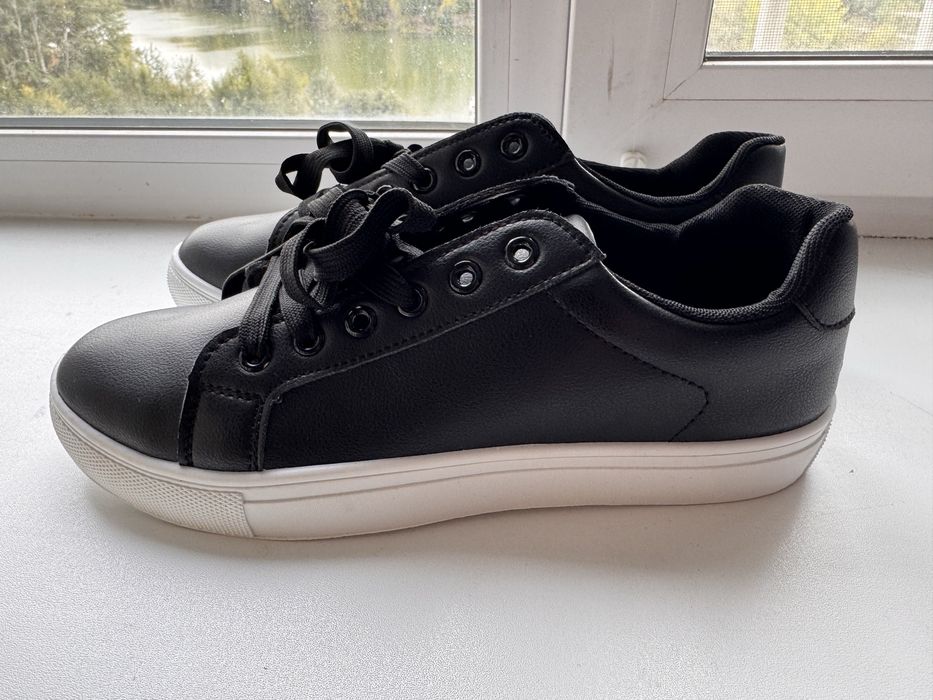 Новые мужские кросовки