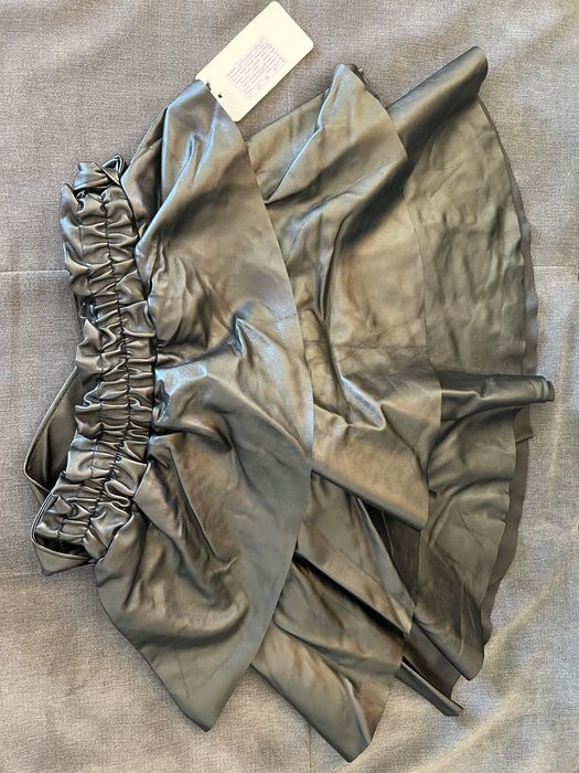 Дамска  пола.