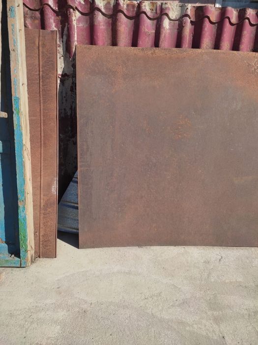 Железный лист металлический.