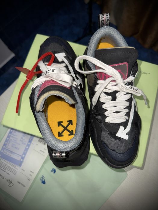 Vând adidasi off white odsy 1000