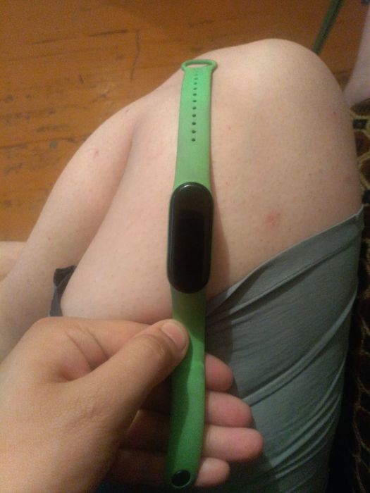 Срочно Продам Mi band 5