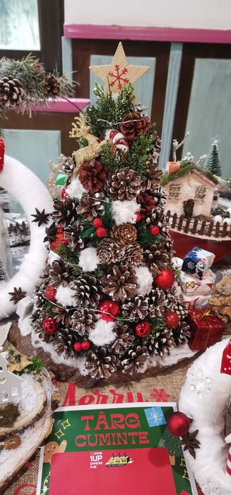 Brad de Craciun lucrat manual