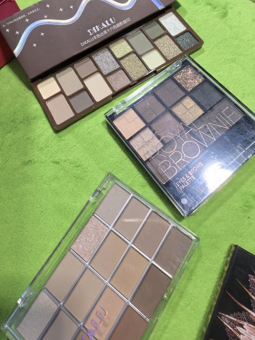 Тени для век профессиональные