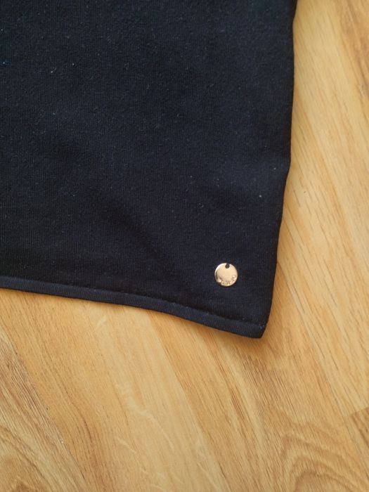 Плетена и еластична рокля на Liu Jo