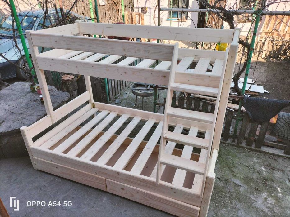 Pat etajat pentru trei persoane