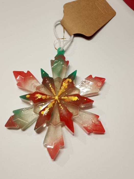 Ръчно изработени бижута и аксесоари от смола