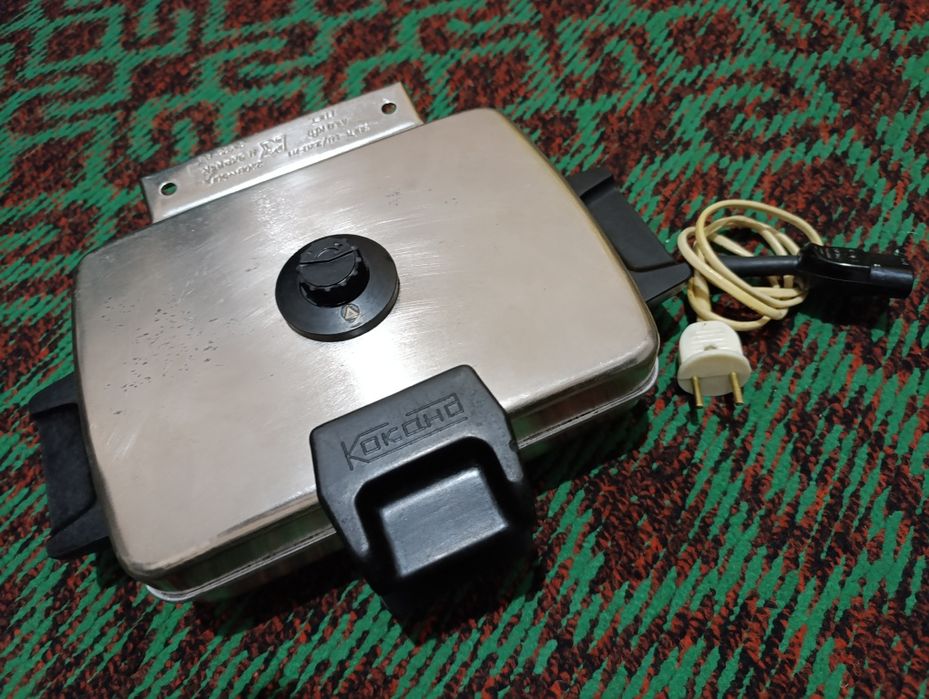 Вафельница СССР для дома и домашных выпечки.