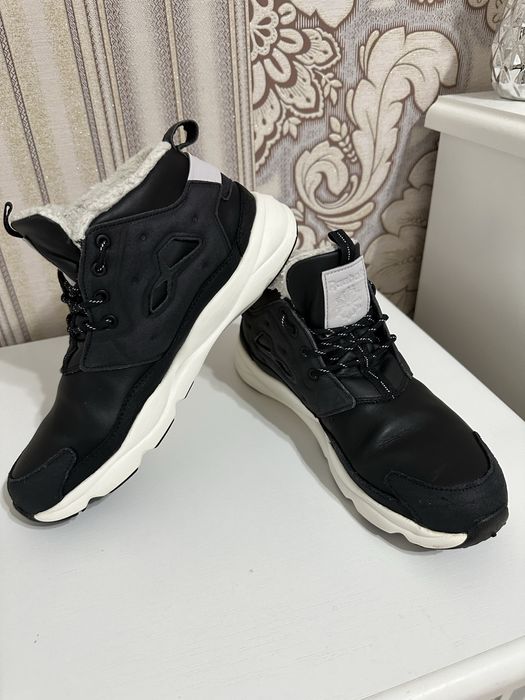 Кожаные кроссовки Reebok