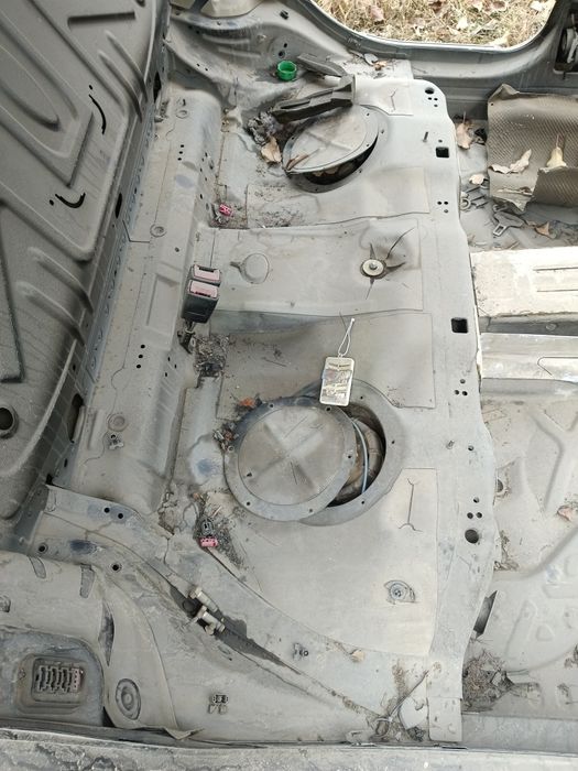 Продам запчасти на Мерседес