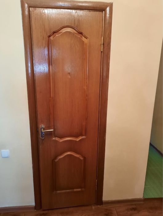 Дверь для дома.